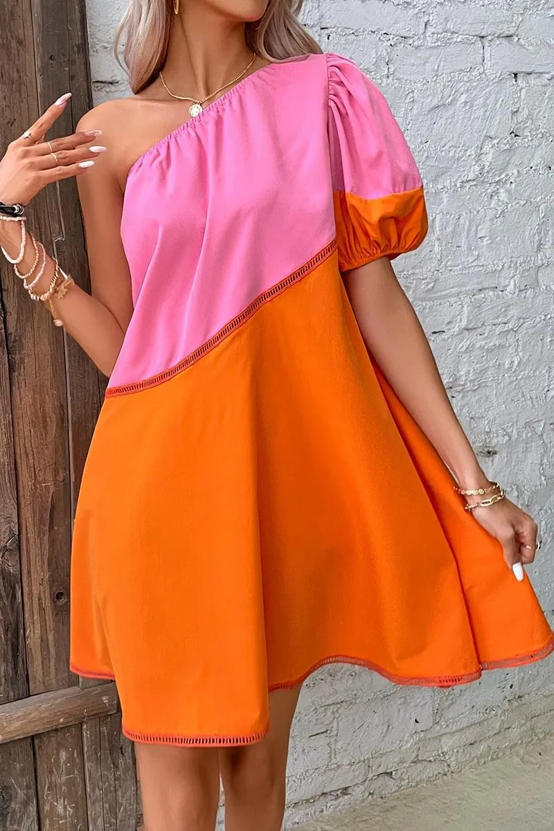 COLOR BLOCK ONE PUFF SHOULDER SHORT DRESS