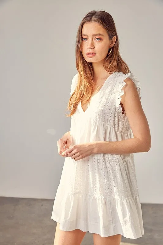 *Online Exclusive* Eyelet Dress (White)